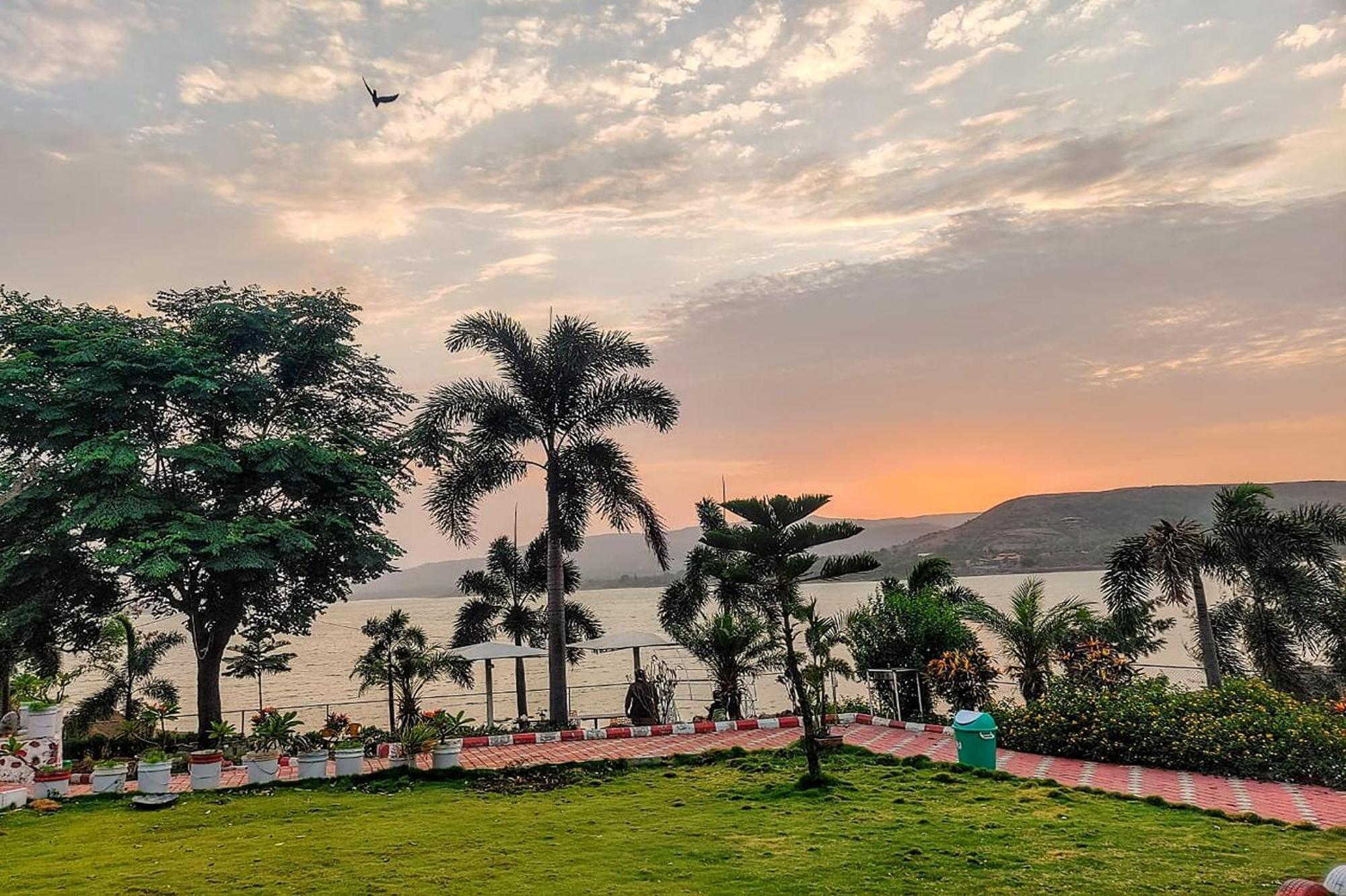 Sunshine Resort Pune Exterior photo